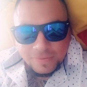 Meet your Posher, Cesar